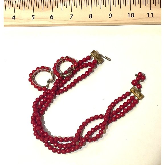 Vintage Red Beaded Three Strand Necklace and Hoop Earrings Clip-on Set HTF - Picture 6 of 7